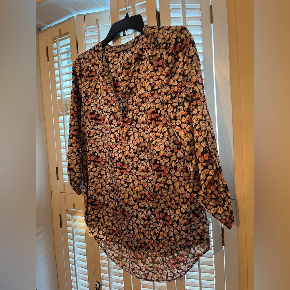 Daniel Rainn Pale Pink, Floral Henley Blouse, Size Medium